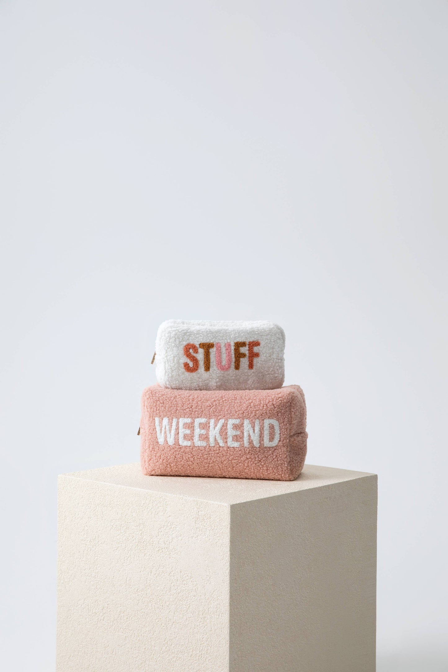 Shiraleah - "WEEKEND" SHERPA ZIP POUCH